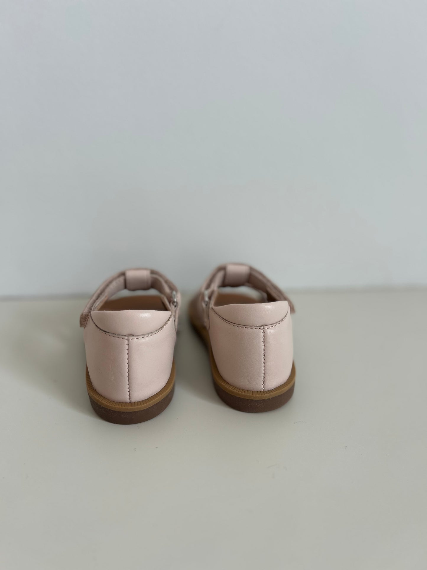 Rosa skinnsandaler til barn | Pom D’Api