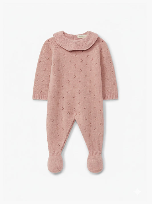 Soft pink strikket babydrakt i ull med krage | Wedoble